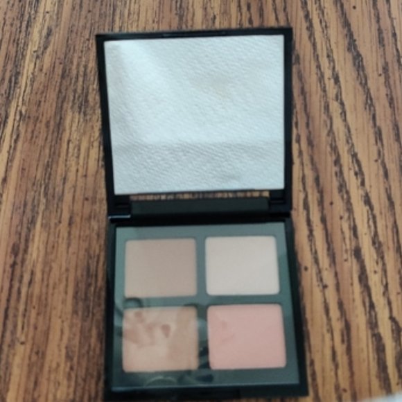 Mally Beauty Open Up! Eye shadow Quad - Everyday Nudes NWT - Picture 4 of 9
